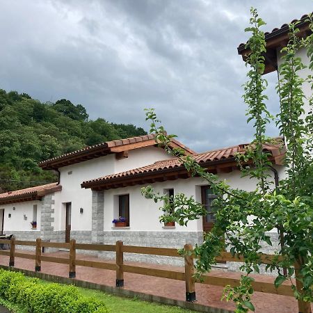 Onís Apartamentos La Presa El Molin מראה חיצוני תמונה