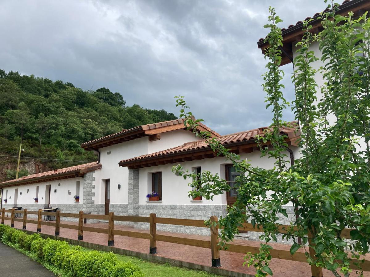 Onís Apartamentos La Presa El Molin מראה חיצוני תמונה